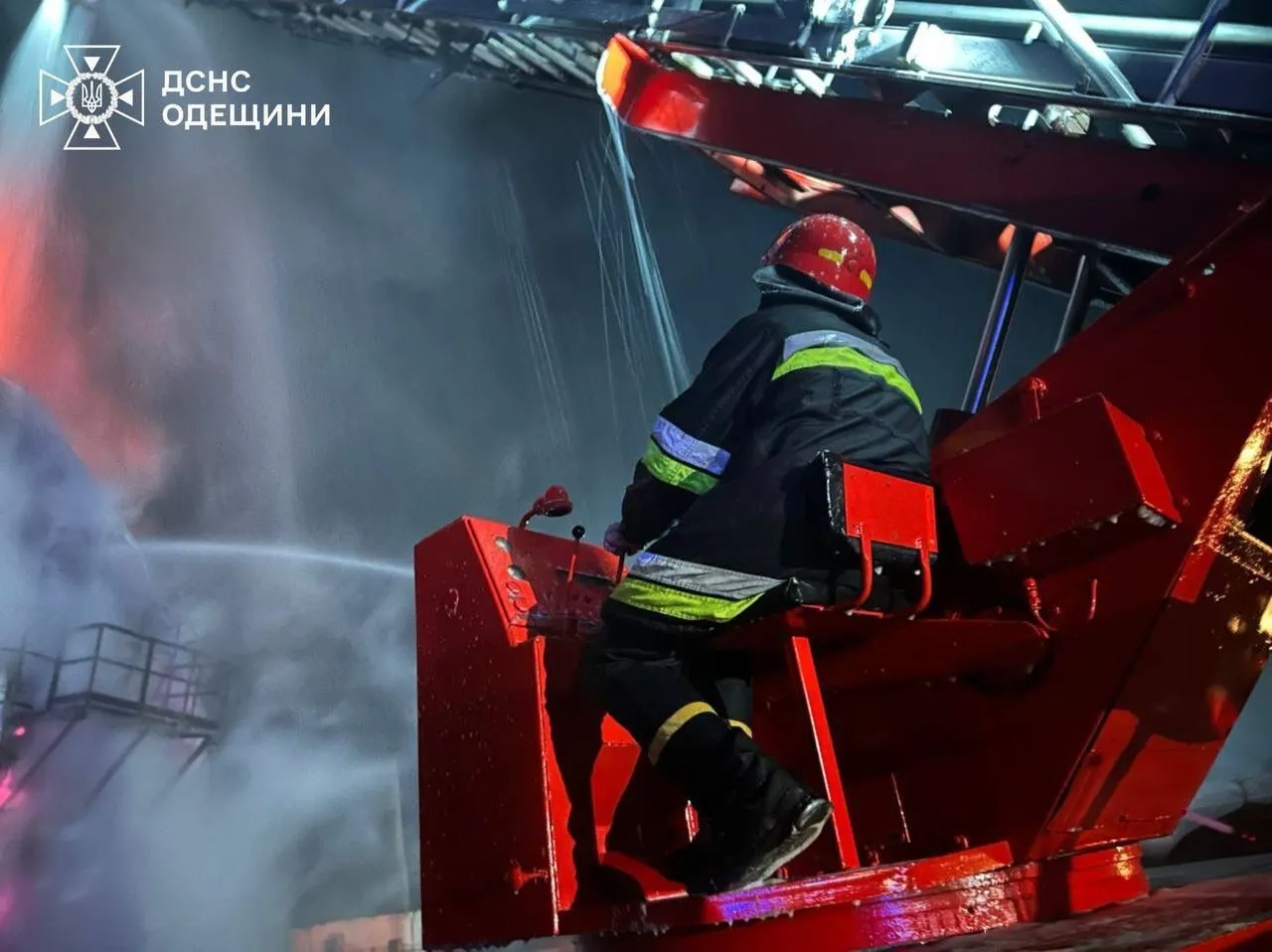 Окупанти вдарили по Одещині: пошкоджено припортову інфраструктуру, постраждала людина. Фото та відео