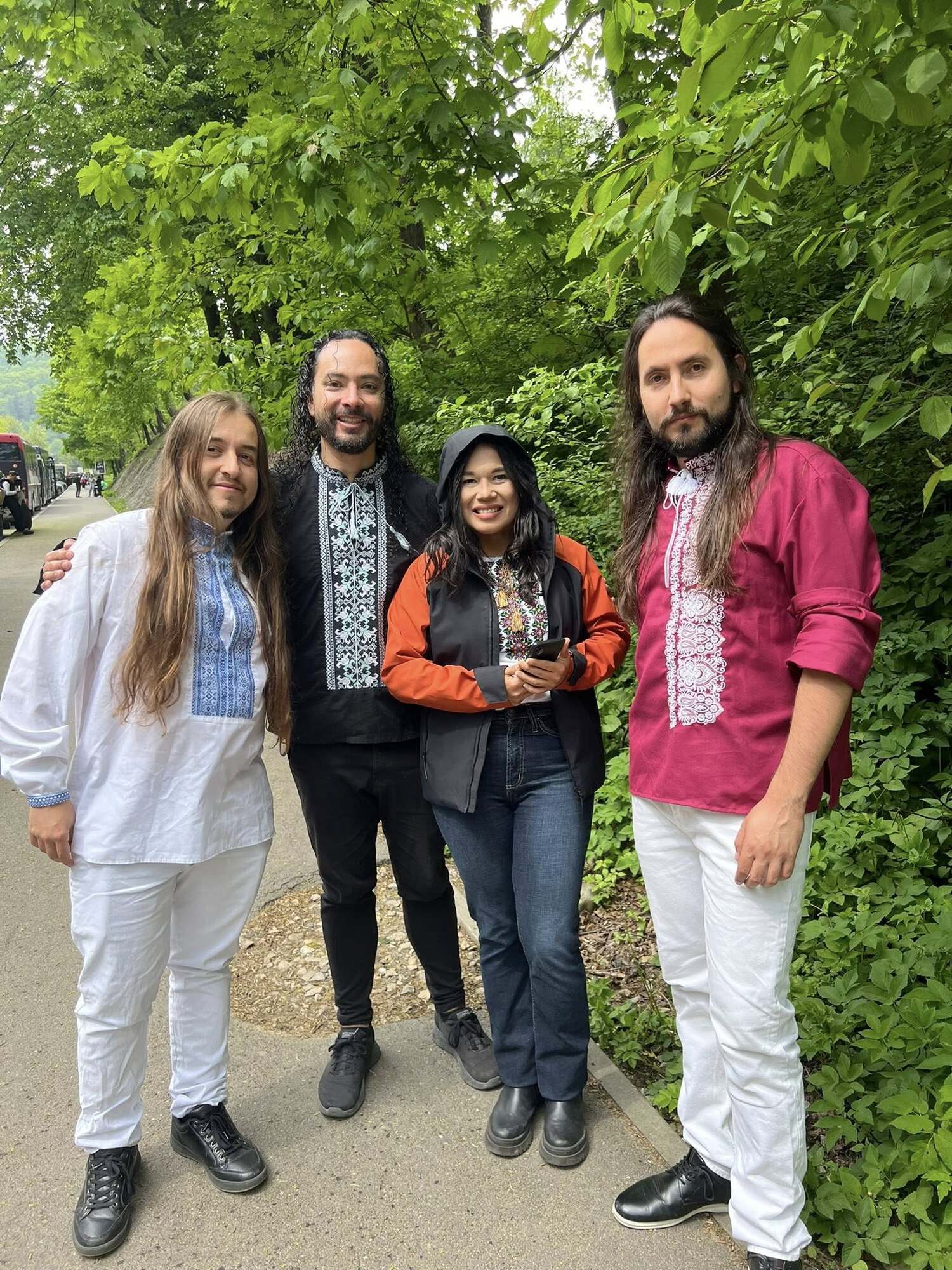 Просили "Я русский", а отримали "Батько наш – Бандера": колумбійський гурт потролив росіянок у чат-рулетці та довів їх до істерики