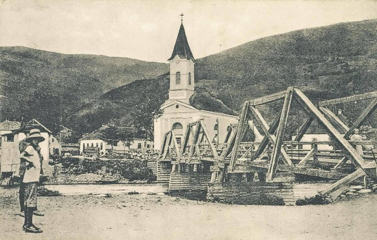 Був у складі Чехословаччини: у мережі показали Рахів понад 100 років тому