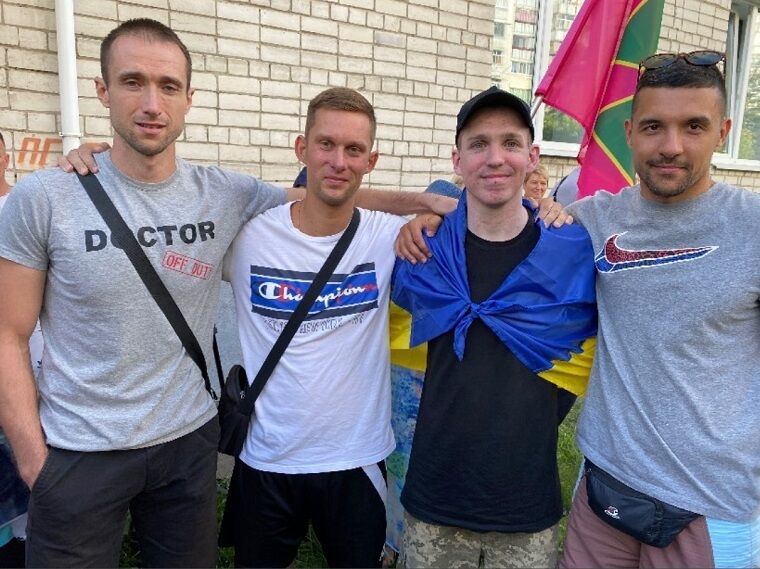 Три роки полону і тиск російських пропагандистів: український волейболіст, який захищав Маріуполь, повернувся додому й був "заряджений"
