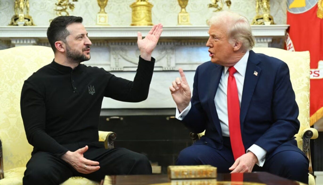 "Обрастает золотом": в сети указали на нюанс с камином в Овальном кабинете при президентстве Трампа. Фото