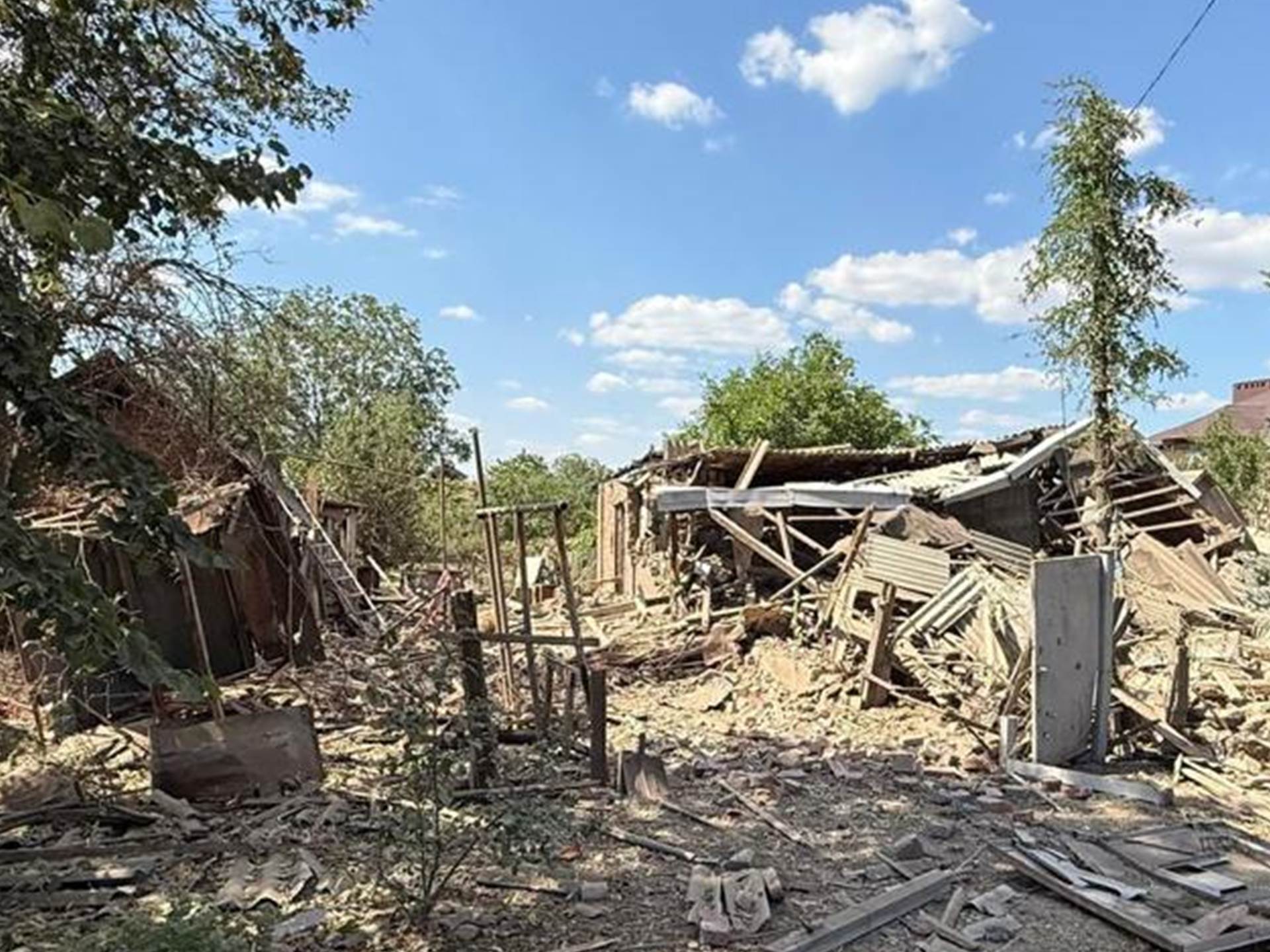 Россия ударила "Смерчем" по Константиновке: трое погибших, четверо раненых. Фото