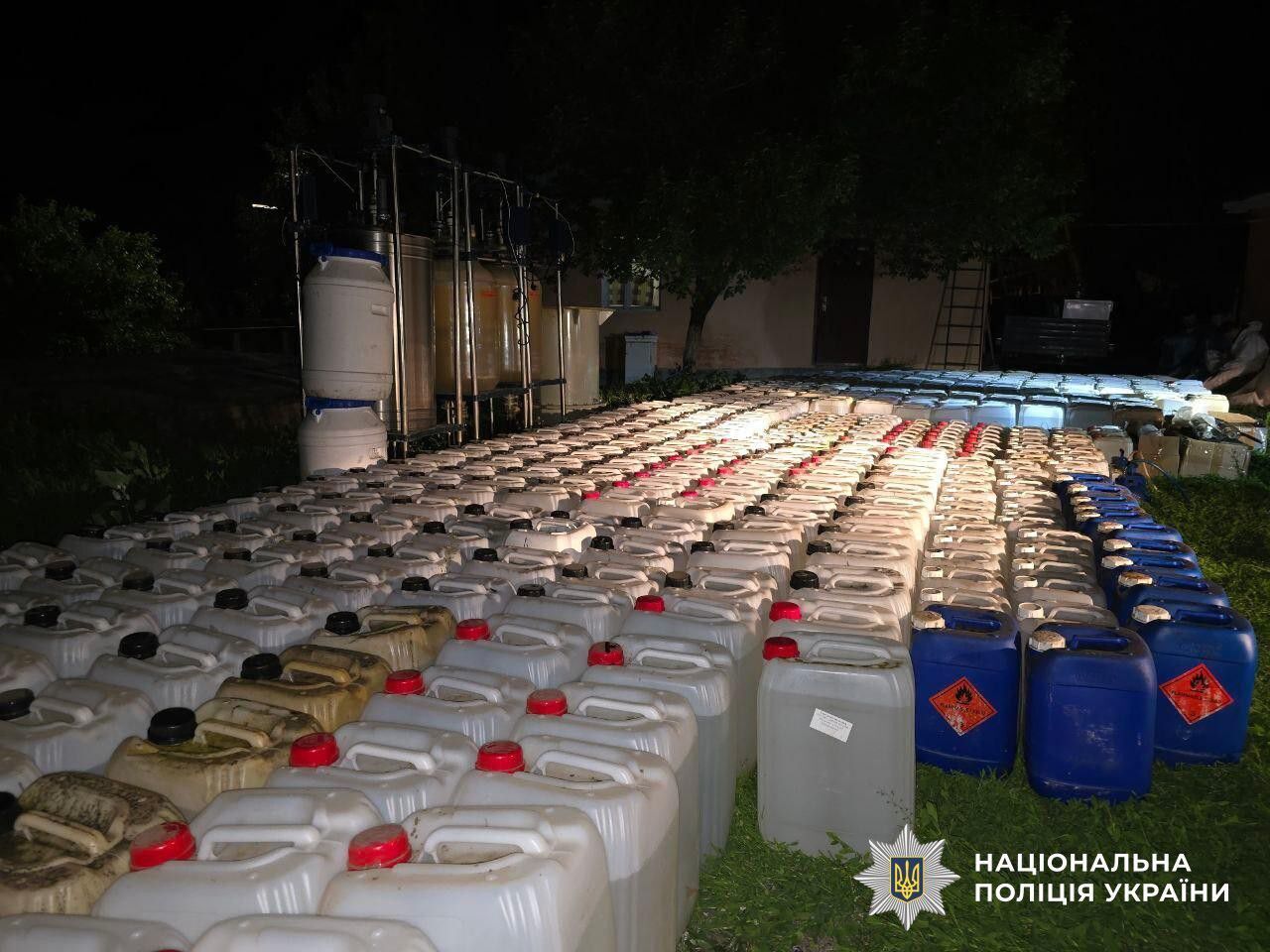 "Схема" на 2 млрд грн: в Украине разоблачили наркогруппировку, которая планировала сбыть 8 млн доз наркотиков. Фото