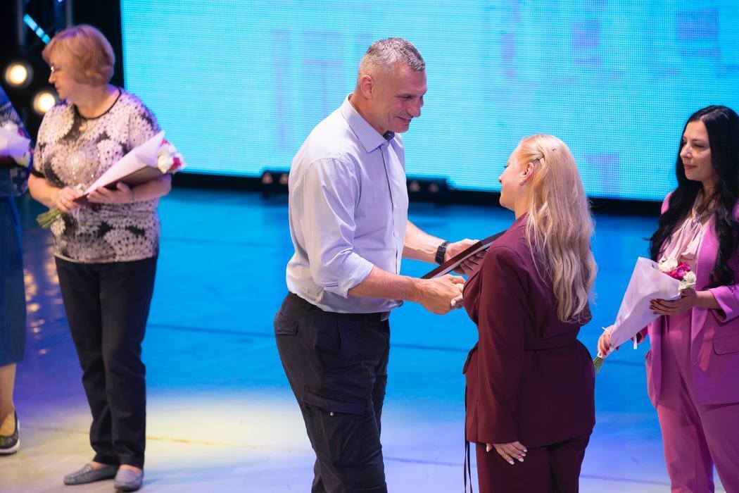 "Головний пріоритет – безпека": Кличко обговорив із освітянами старт шкільного року