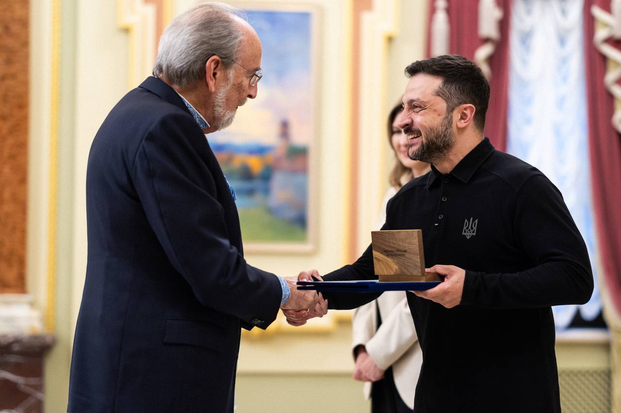 Зеленський вручив відзнаки "Національна легенда України" з нагоди Дня Незалежності. Фото й відео