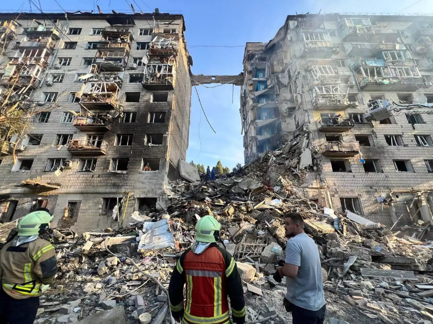 "Свет непокоренных": МВД представило ко Дню Независимости фотовыставку о мужестве украинцев