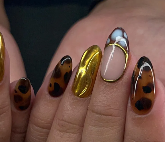 Вічна класика: 5 варіантів осіннього манікюру, які пасують всім