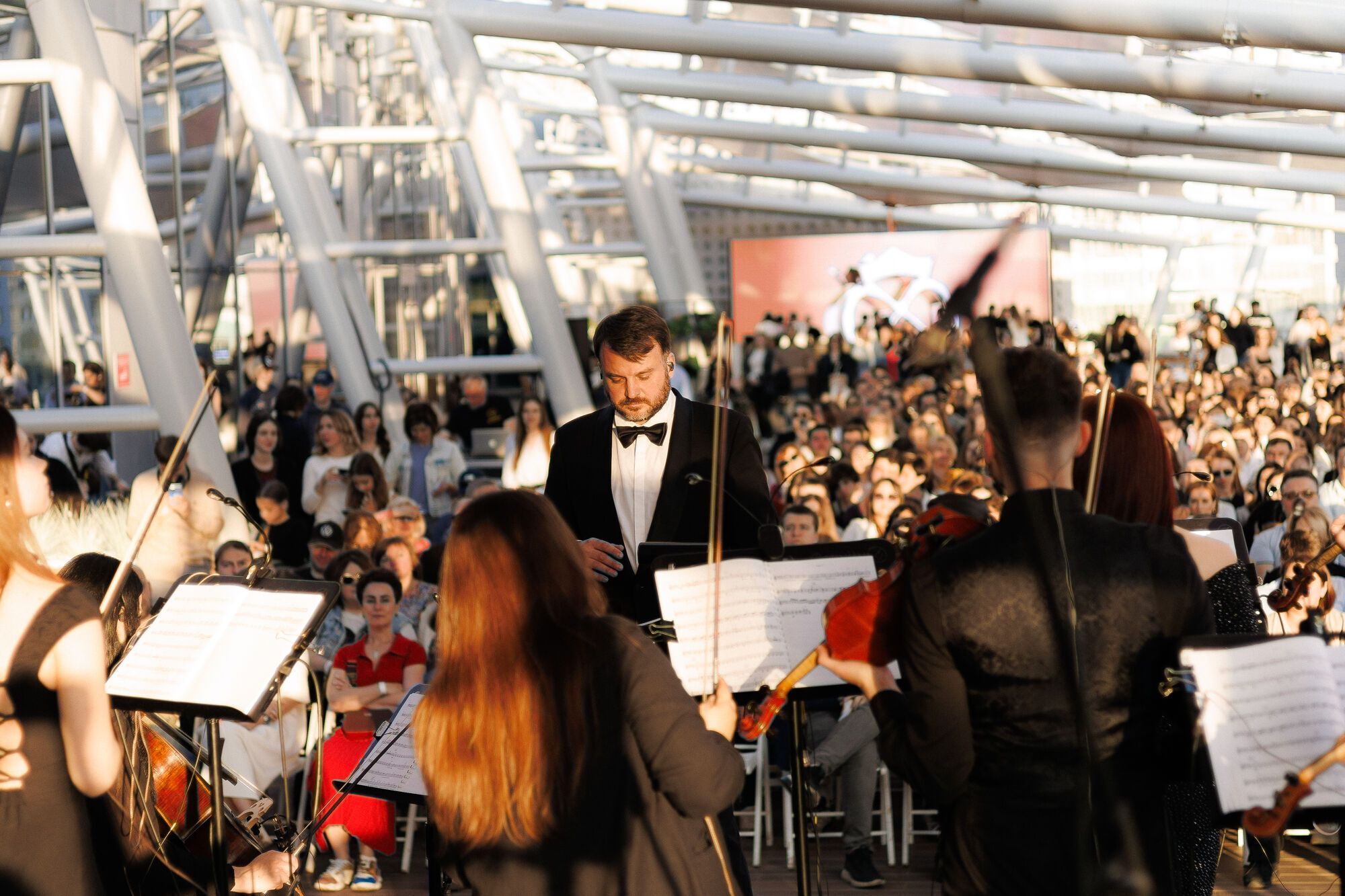 Найкращі хіти світової музики: Mastercard подарує знижки на концерти під відкритим небом у Києві