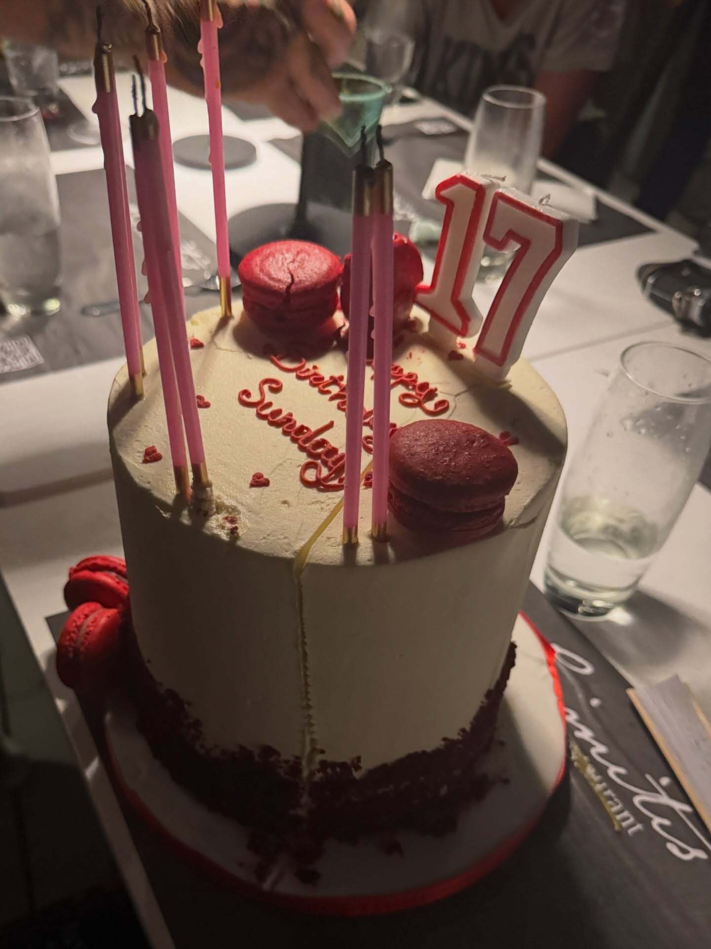 58-летняя Николь Кидман на редких фото показала красавиц-дочерей, которые еще учатся в школе