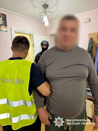У Києві двоє рецидивістів-"профі" обчистили квартиру на Троєщині. Подробиці та фото