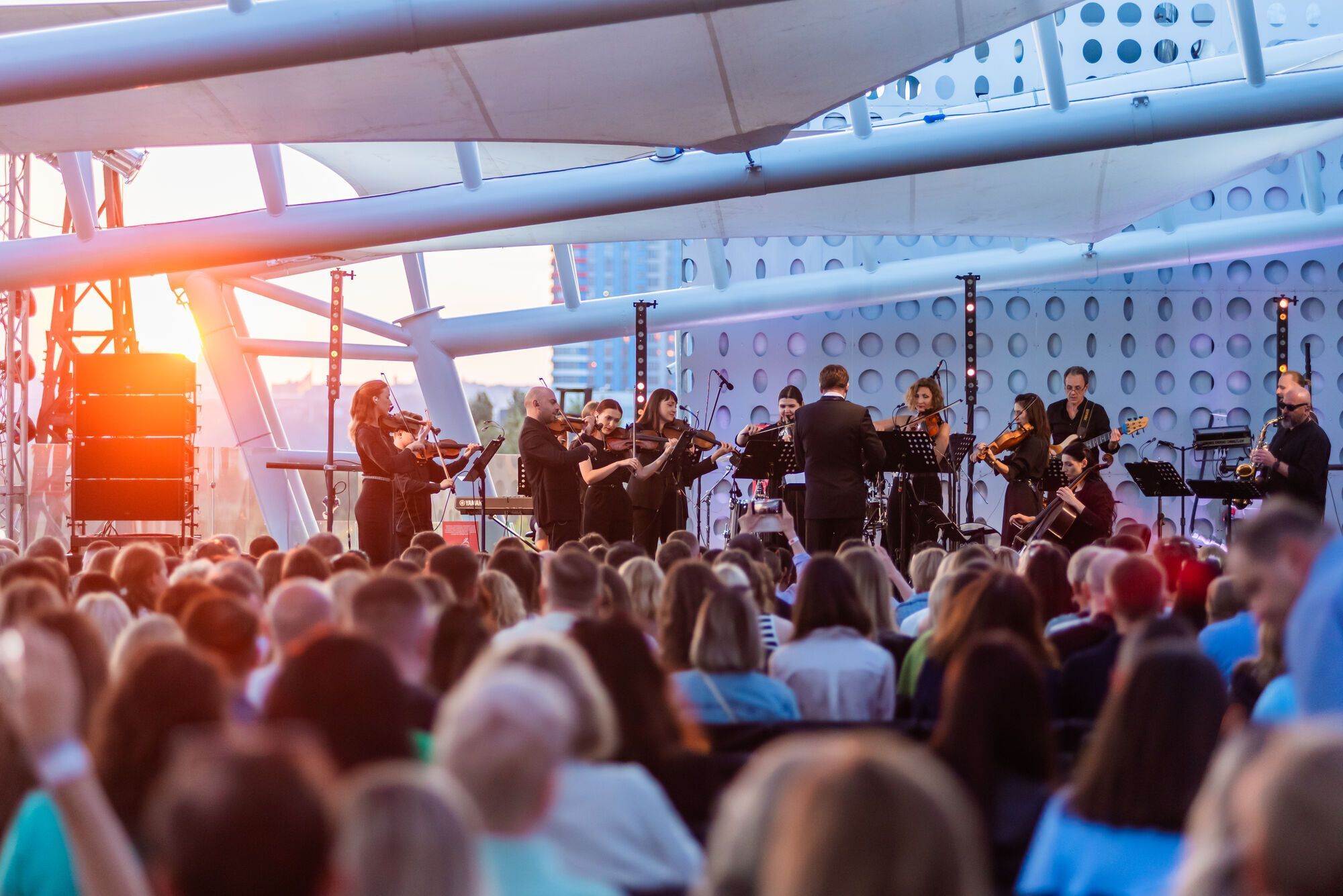 Найкращі хіти світової музики: Mastercard подарує знижки на концерти під відкритим небом у Києві