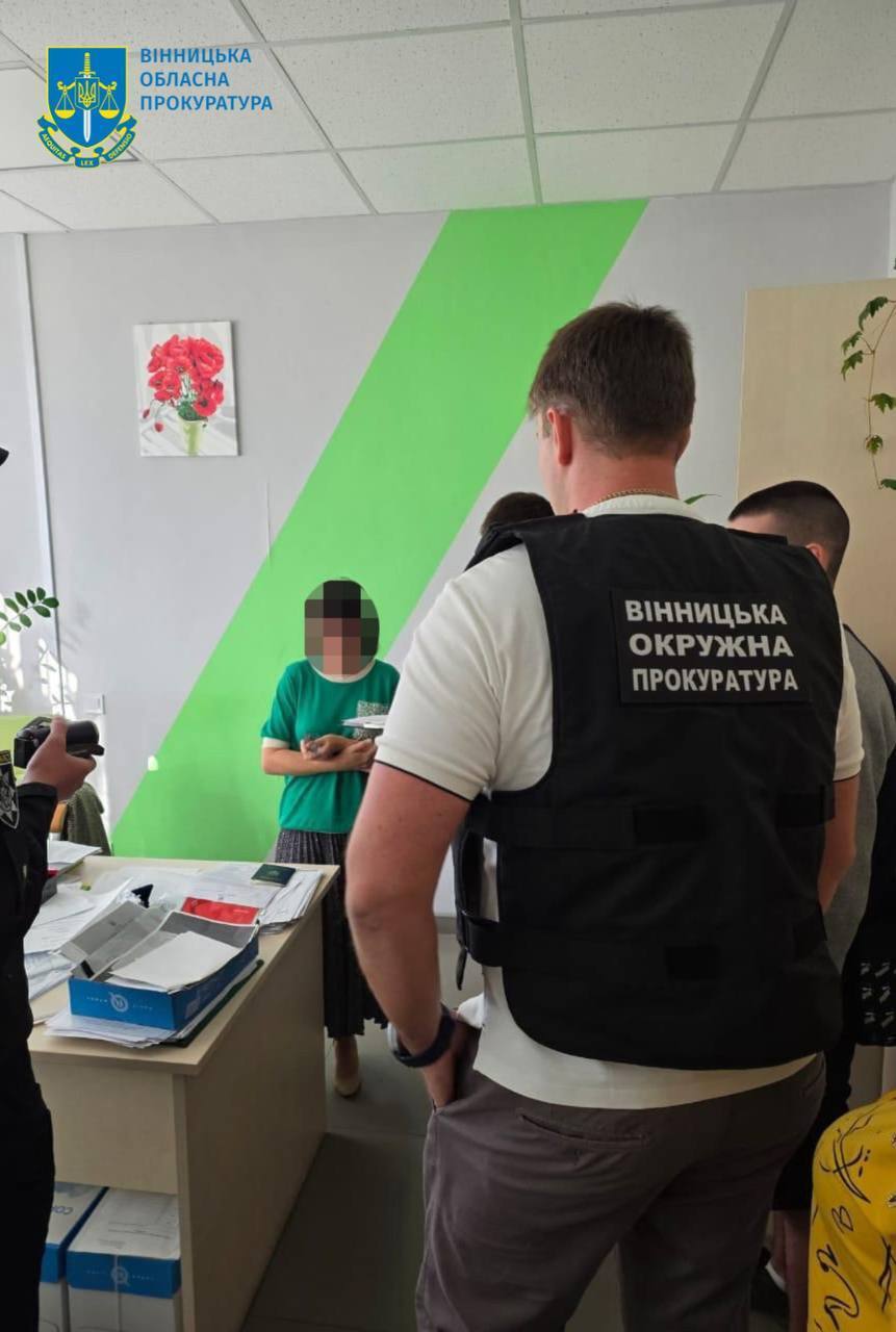 Вручення підозр у Вінницькій області.