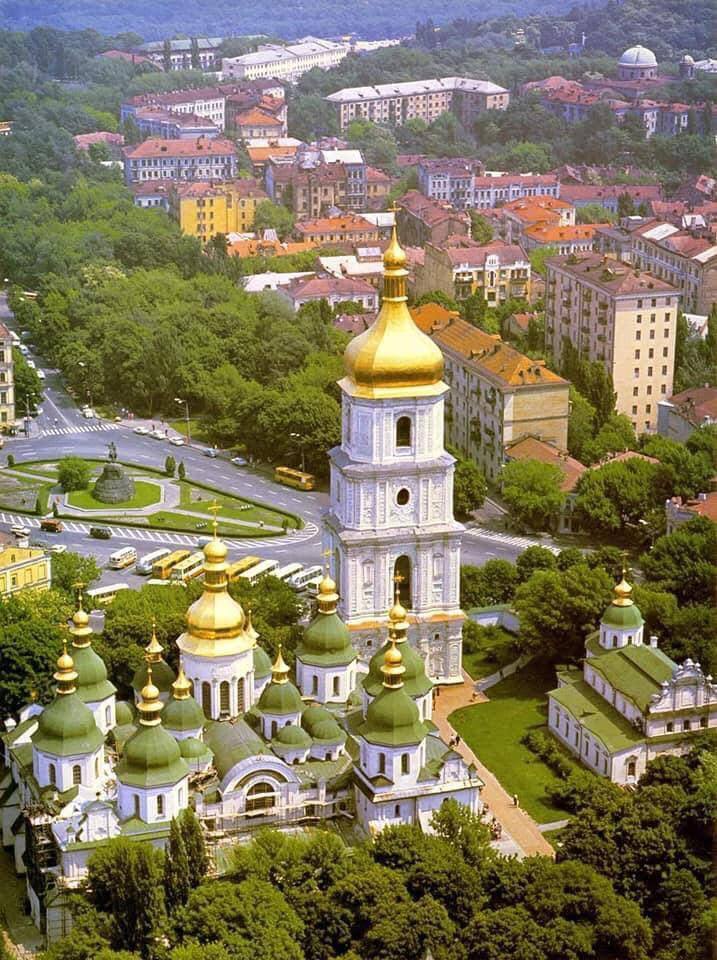 За несколько лет до независимости Украины: как выглядел Киев в 1987 году с высоты птичьего полета. Фото