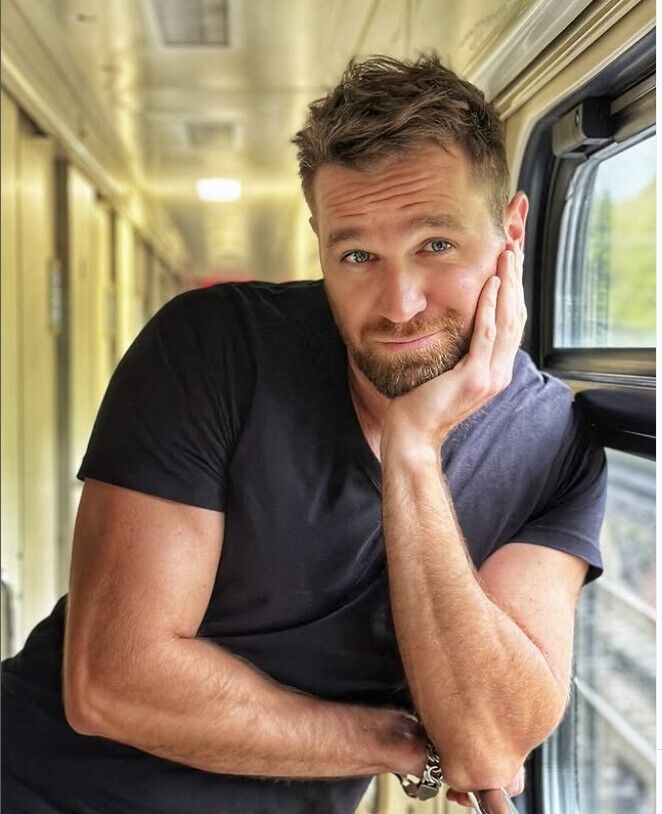 "Мені ледь не знесло голову". Артемій Єгоров – про свій допис у мережі про війну, що спричинив скандал, про зриви та дружину, яка старша на 15 років