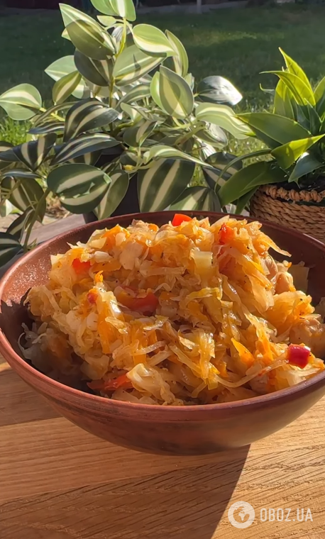 С каким мясом вкусно потушить капусту: бюджетный и очень простой рецепт