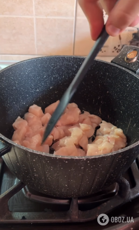 С каким мясом вкусно потушить капусту: бюджетный и очень простой рецепт