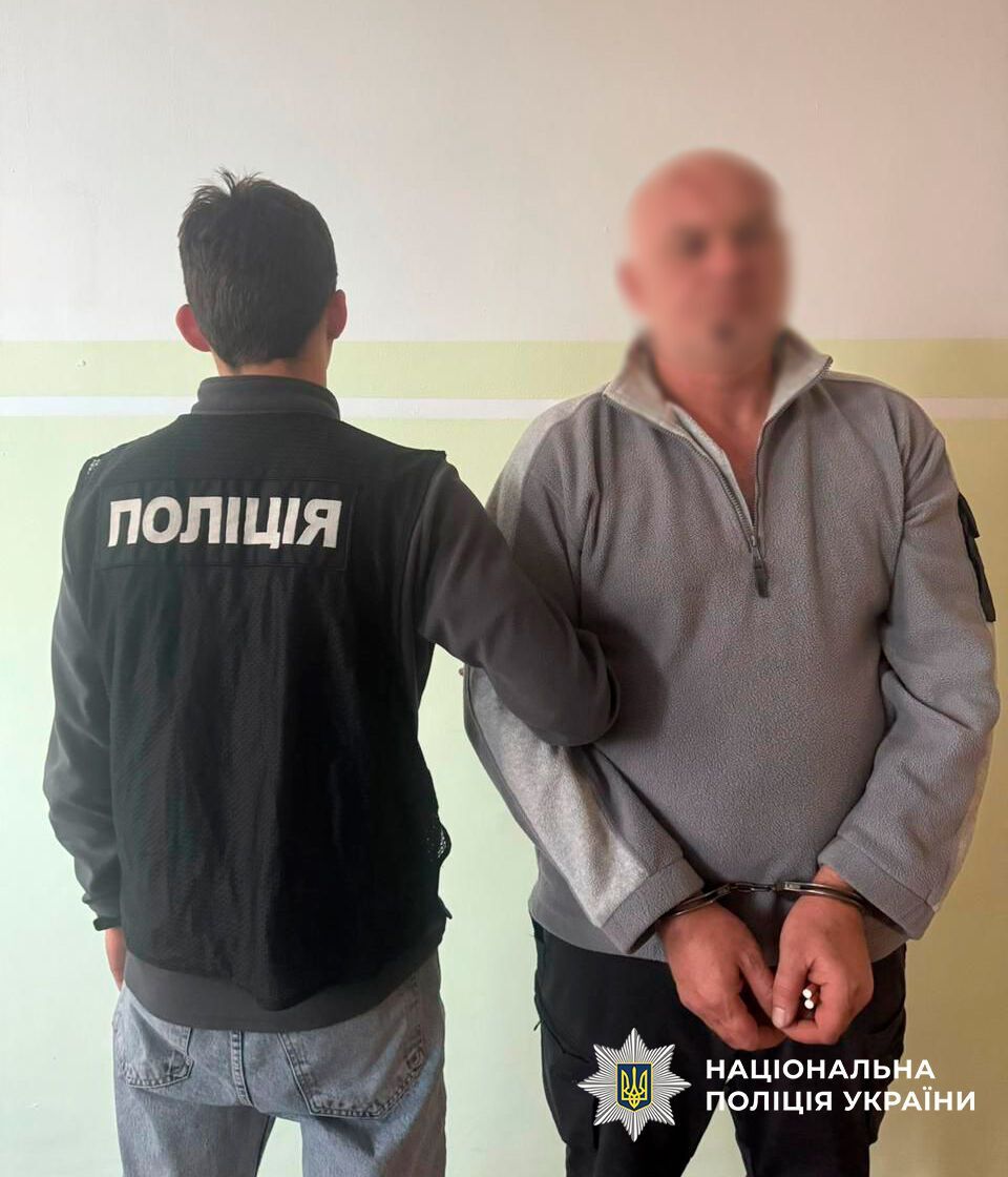 У Києві сварка між чоловіком та дружиною ледь не завершилась жорстоким вбивством. Подробиці та фото