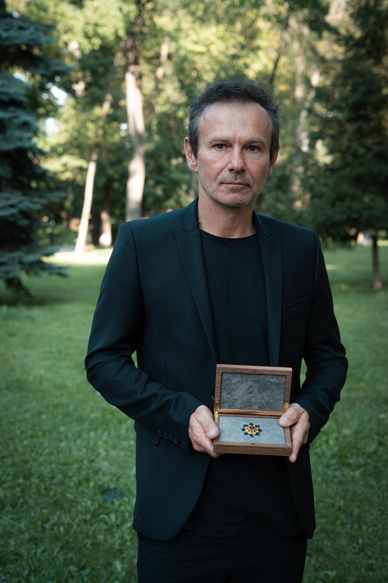 Национальная легенда Украины: как Вакарчука довели до слез после награждения. Фото и видео