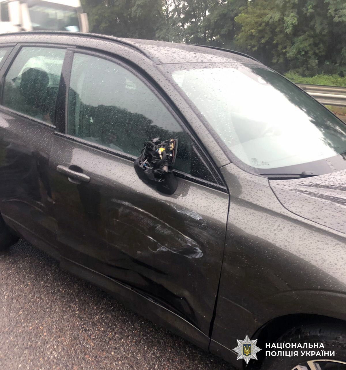 На Житомирщине микроавтобус столкнулся с легковушкой и перевернулся: травмированы девять пассажиров. Фото