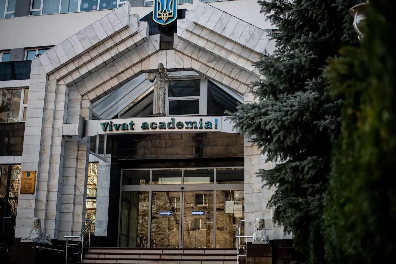 Фото з Путіним на столі та зв'язки з владою: Винницький назвав керівників відомих вишів, які хитрістю закріпилися на місцях