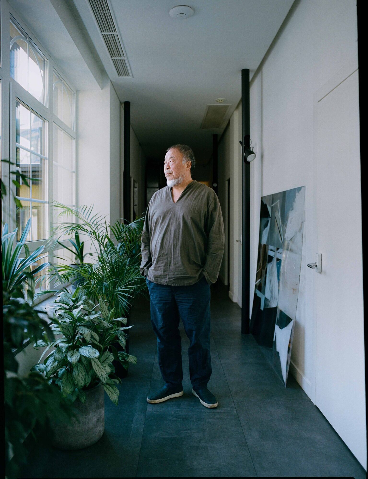 Придется пожертвовать: известный китайский художник, живущий в изгнании, открыл горькую правду украинским беженцам о жизни на чужбине