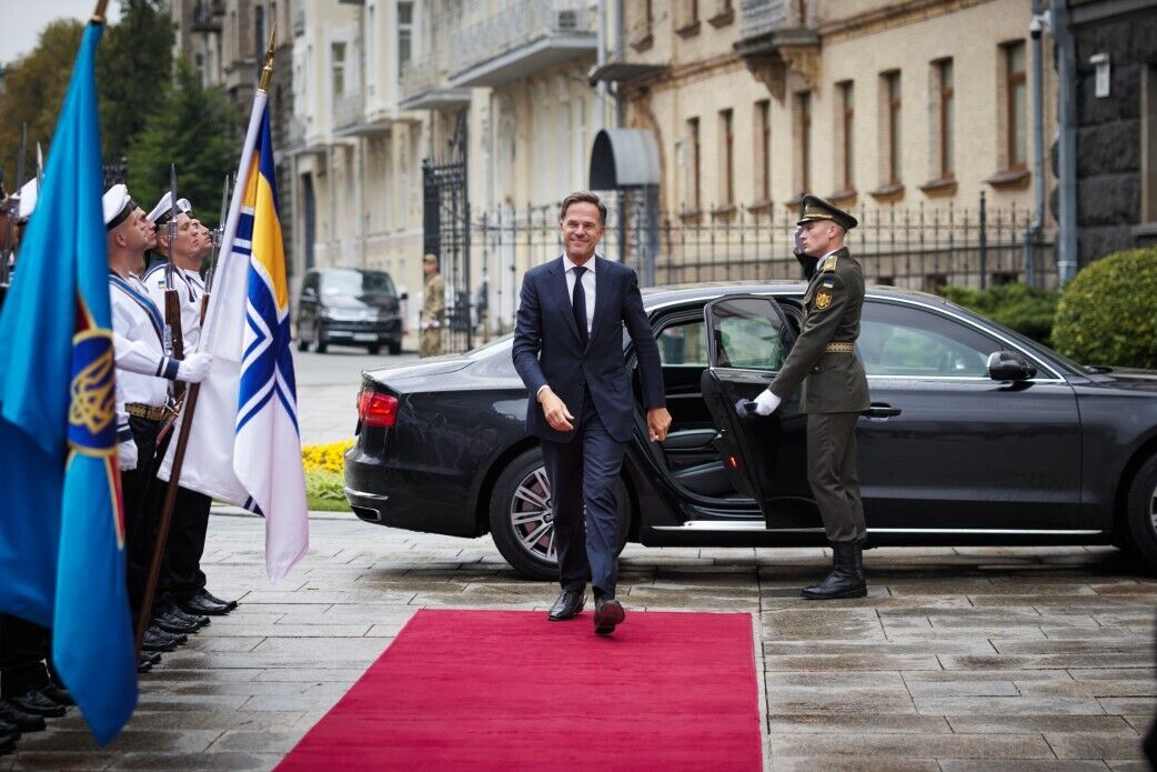 Зеленский в Киеве провел встречу с Рютте и назвал "единственного человека", способного остановить Путина. Фото и видео