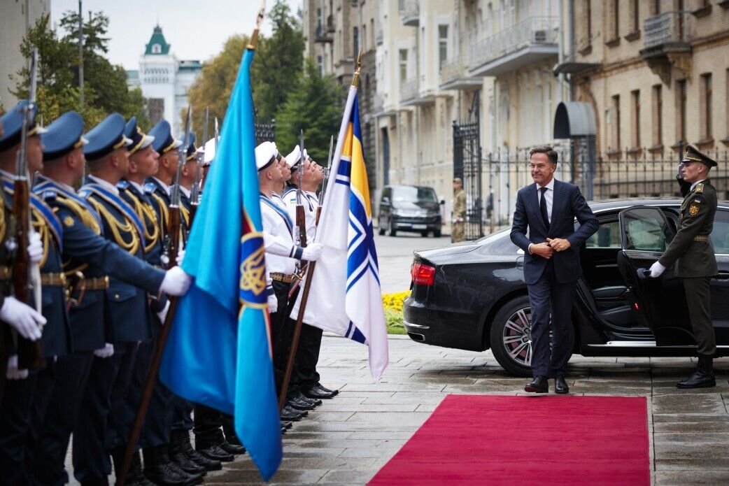 Зеленский в Киеве провел встречу с Рютте и назвал "единственного человека", способного остановить Путина. Фото и видео
