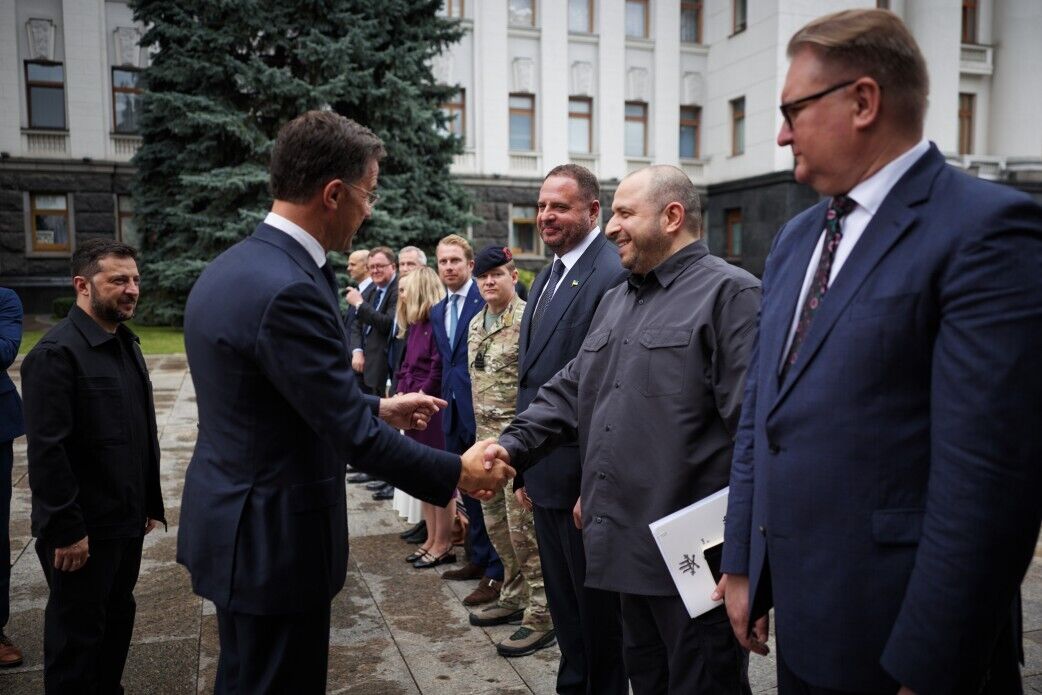 Зеленский в Киеве провел встречу с Рютте и назвал "единственного человека", способного остановить Путина. Фото и видео