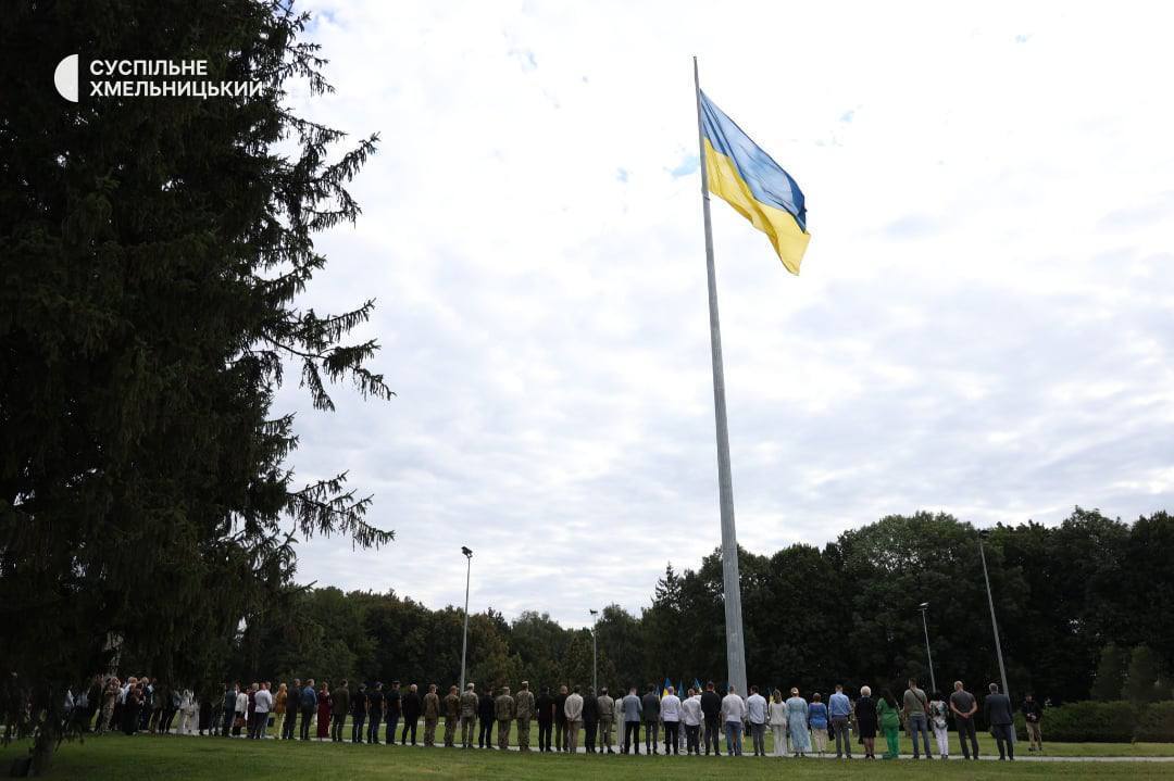 "Знак нашего достоинства и силы": как в Украине празднуют День флага. Фото и видео из разных областей