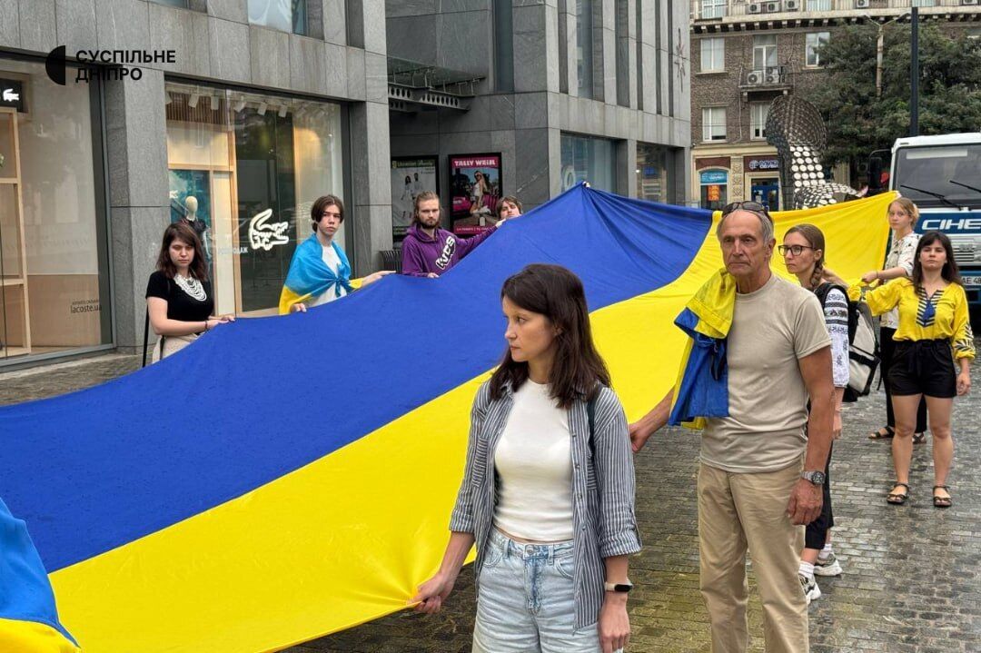 "Знак нашего достоинства и силы": как в Украине празднуют День флага. Фото и видео из разных областей