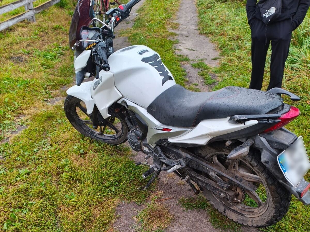 Водій авто не надав переваги у русі мотоциклу: на Сумщині в ДТП загинув 16-річний хлопець. Фото