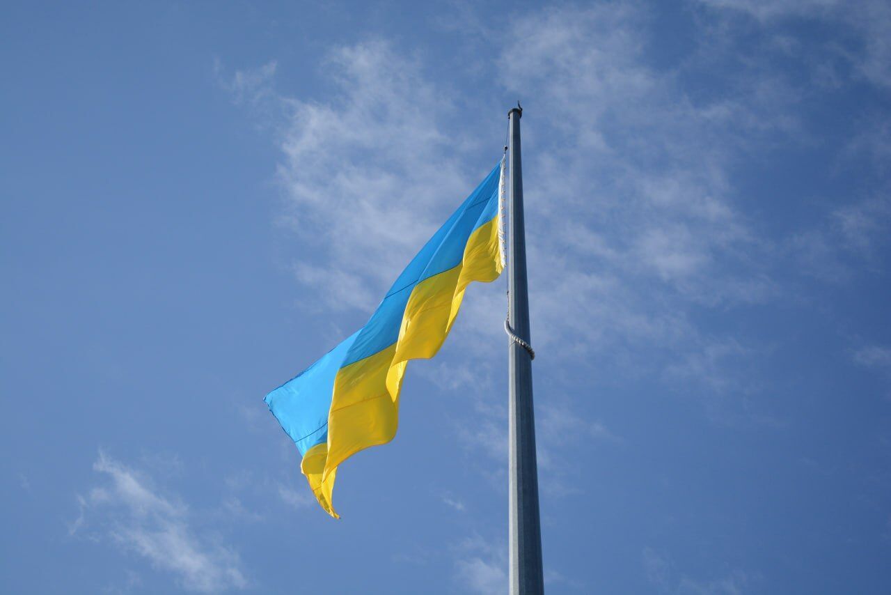 "Знак нашего достоинства и силы": как в Украине празднуют День флага. Фото и видео из разных областей