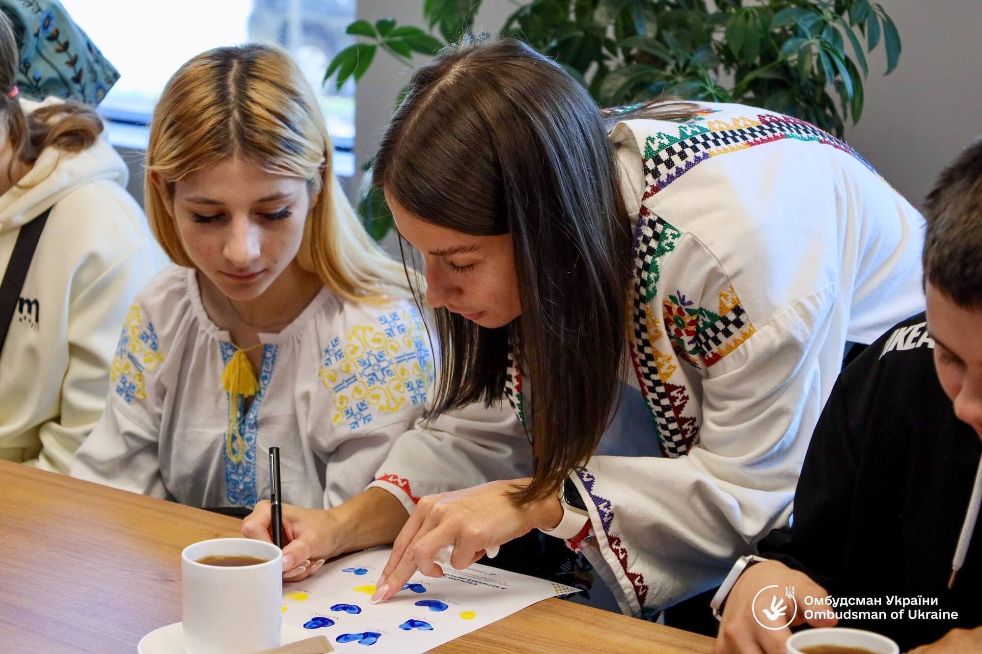 В Украину с оккупированных территорий вернулись еще трое детей: трогательные фото