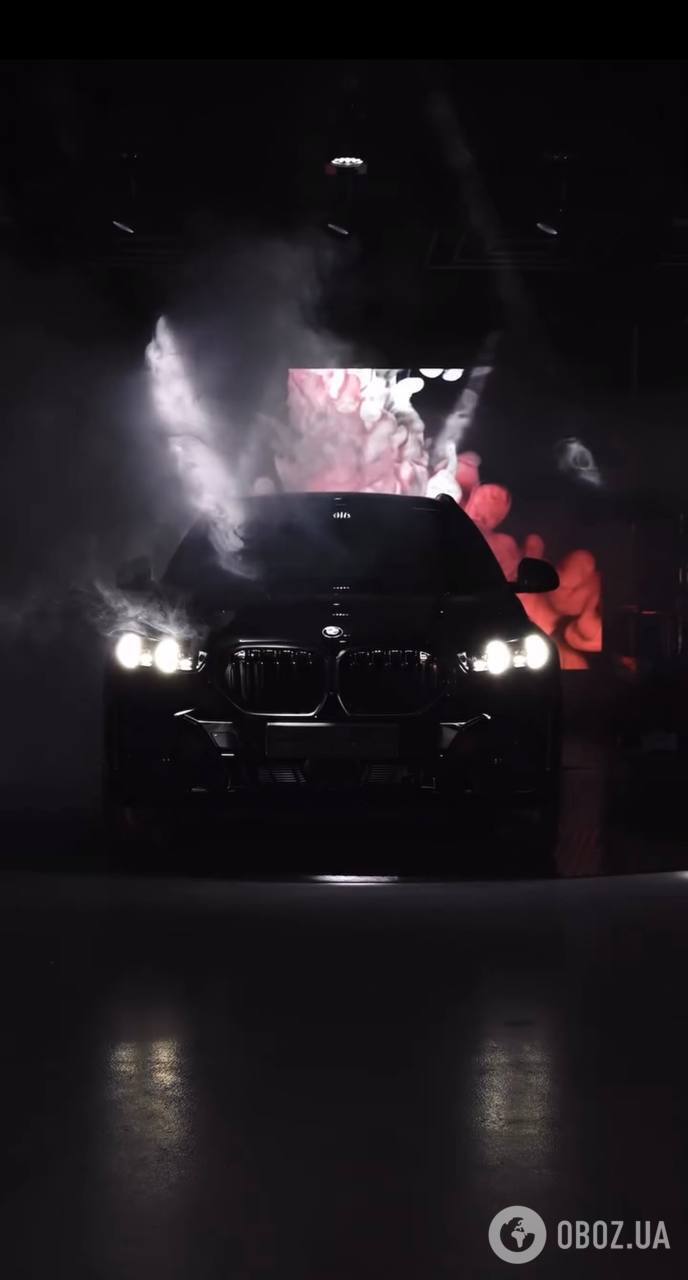 24-летняя Анна Тринчер приобрела люксовый автомобиль своей мечты. Видео