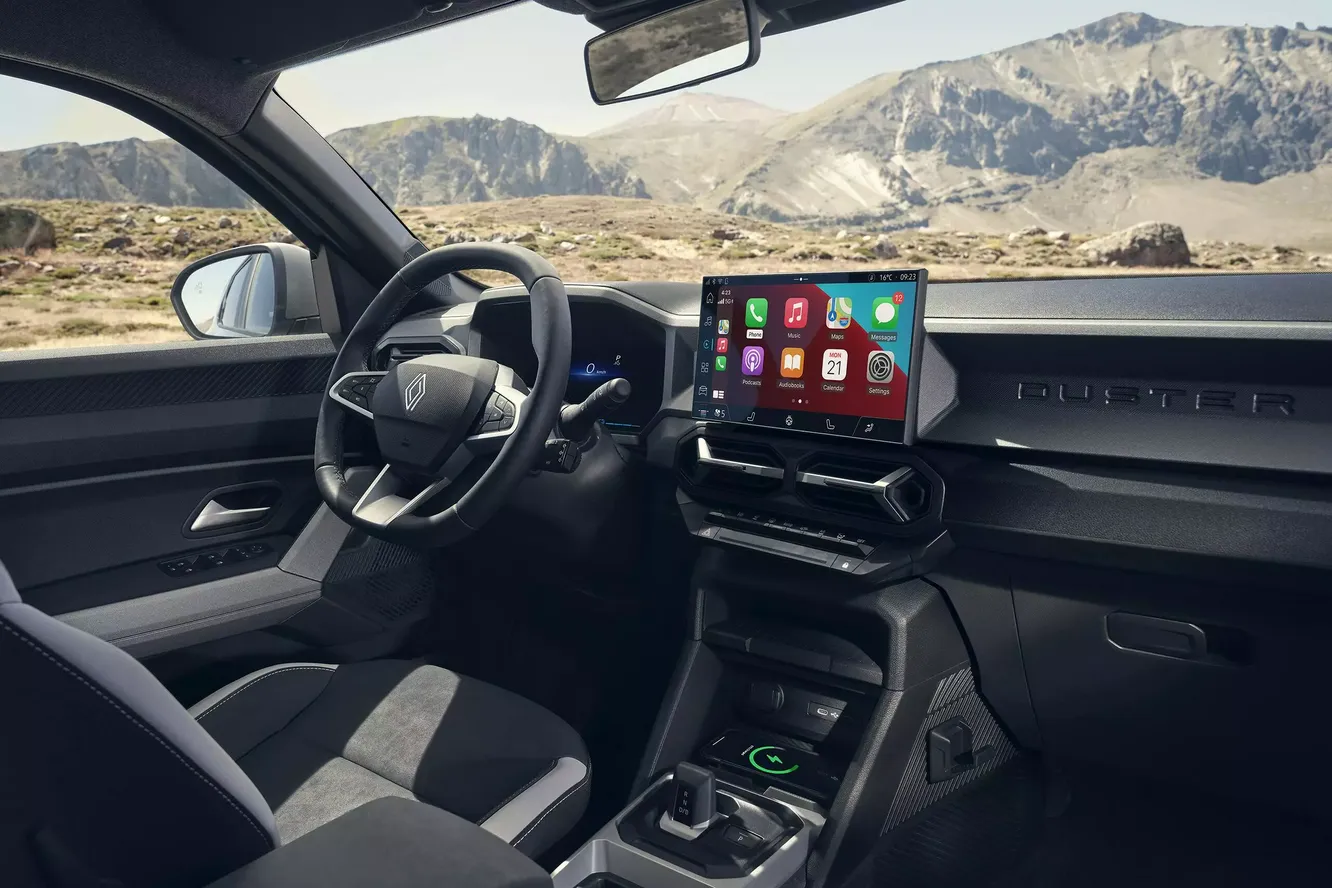Який вигляд має RENAULT Duster всередині