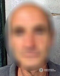 В Херсоне мужчина с ножом бросался на подростков: трагедию предотвратил случайный прохожий. Фото