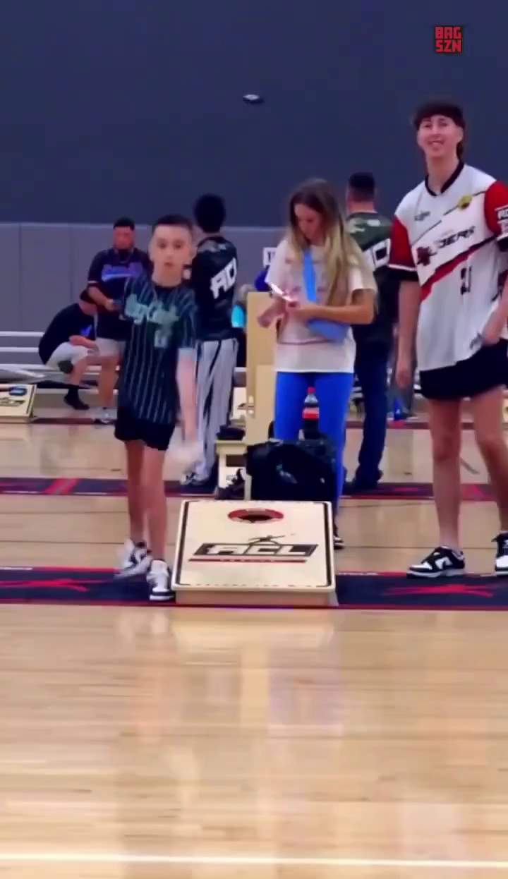 Неймовірна розв'язка у фіналі чемпіонату світу з корнхолу зібрало 1.5 млн переглядів за 2 дні. Відео