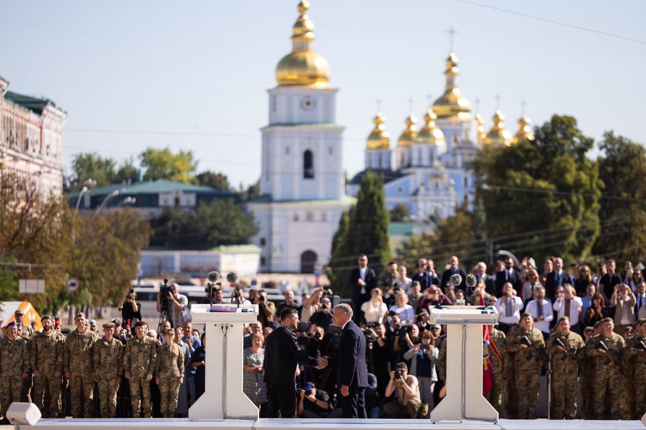 Зеленський: українці є і будуть на цій землі через 100 років
