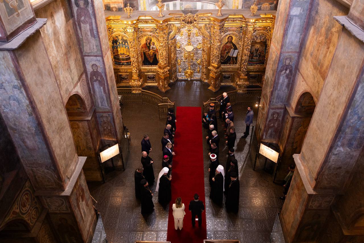 Зеленський: українці є і будуть на цій землі через 100 років