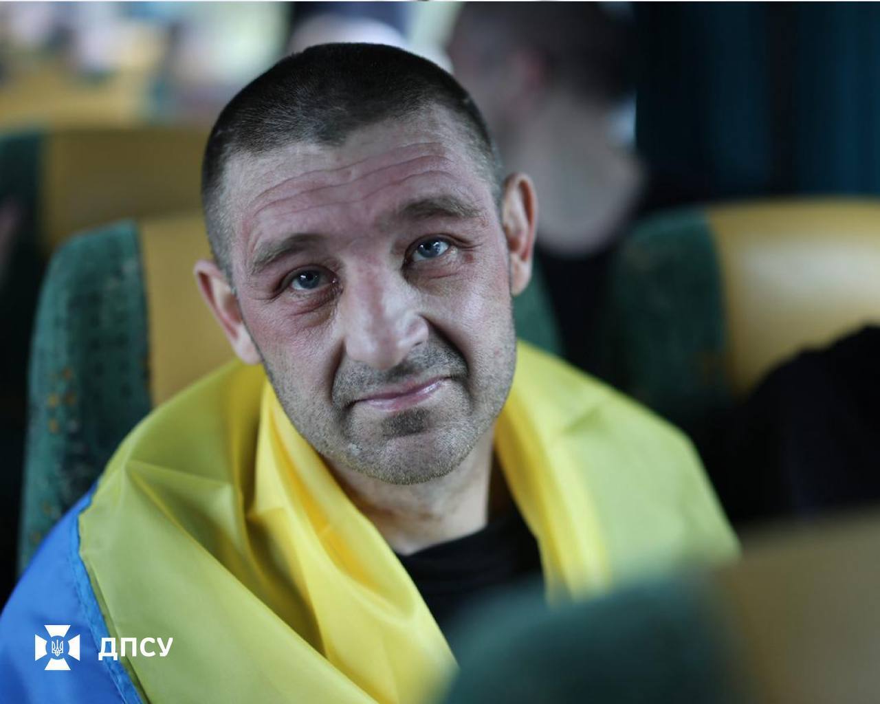 Україна та РФ провели обмін полоненими: повернулися військові й цивільні. Фото і відео