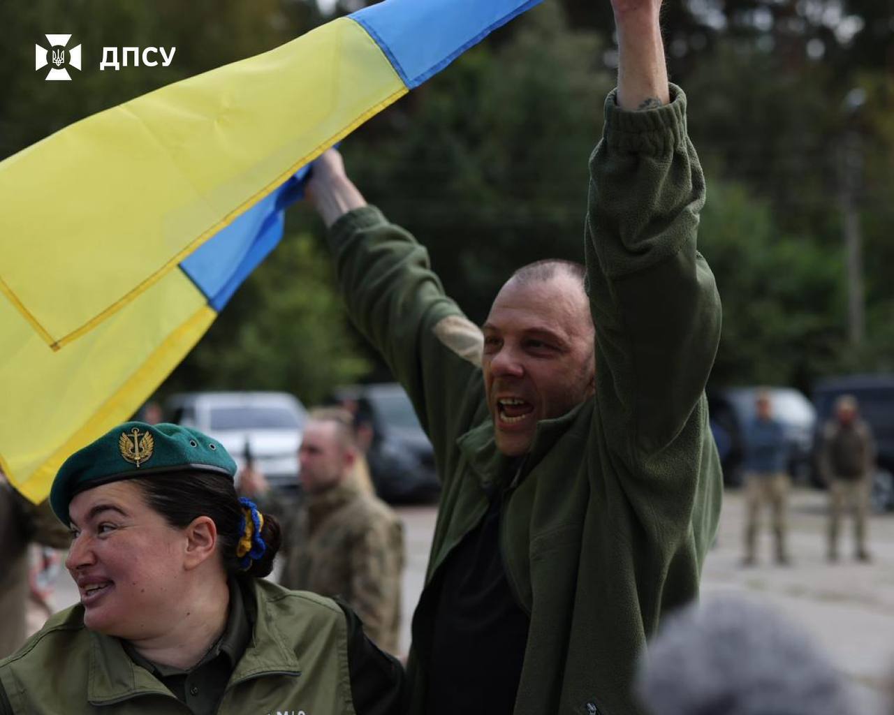 Україна та РФ провели обмін полоненими: повернулися військові й цивільні. Фото і відео