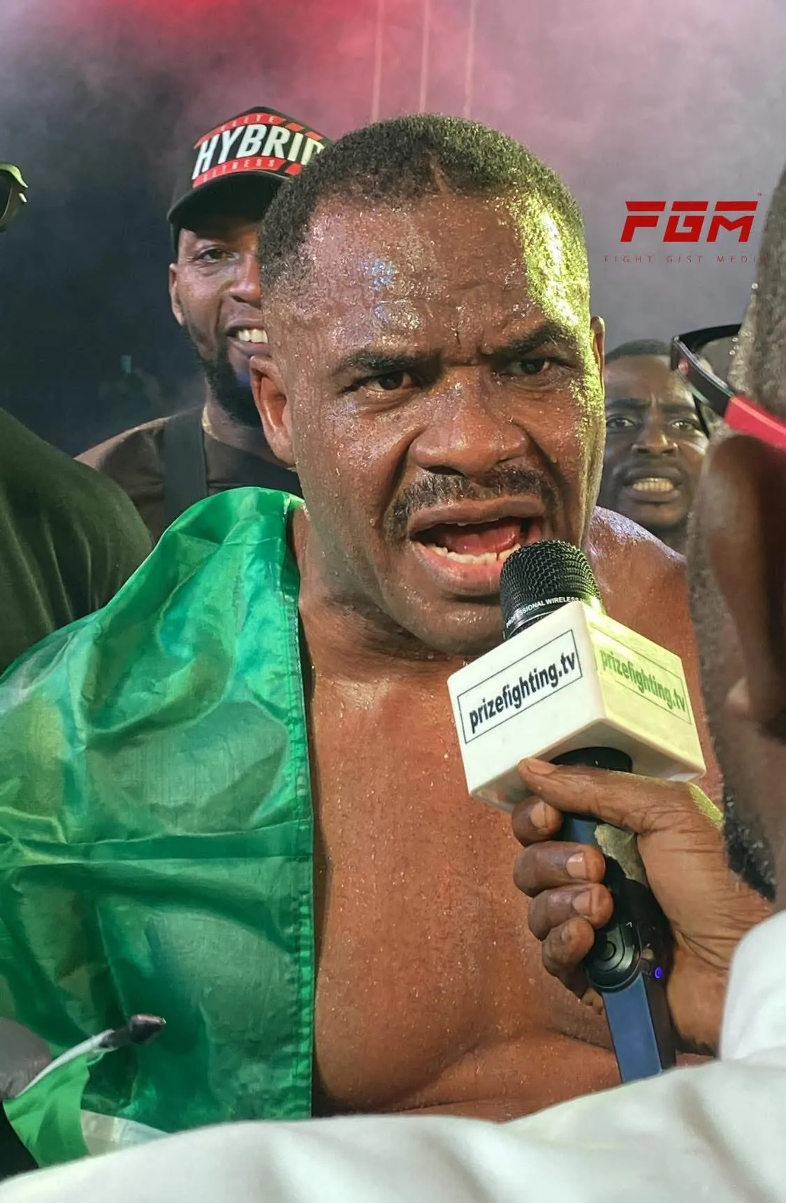 "Бийся зі мною в Києві у 2026-му!" Непереможний "нігерійський Кличко" кинув виклик Усику