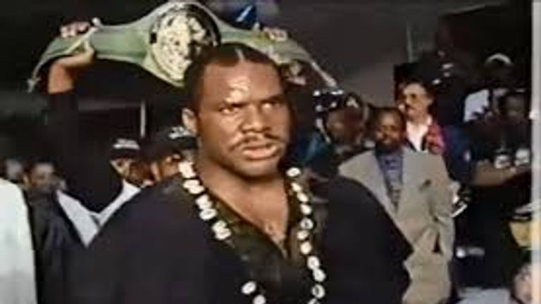 Непереможний "нігерійський Кличко" переміг нокаутом і кинув виклик Усику. Відео