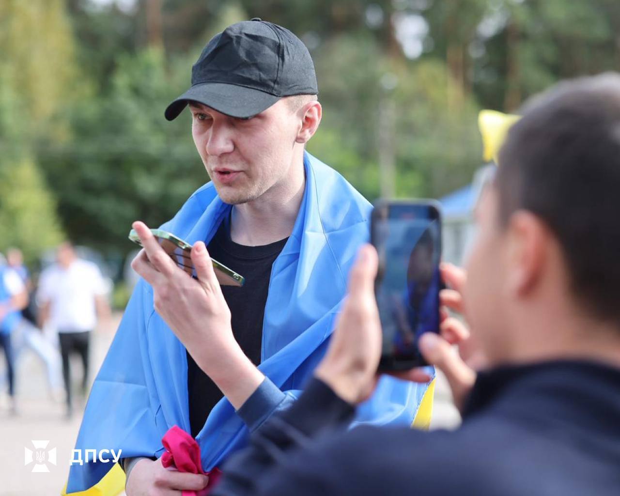 Україна та РФ провели обмін полоненими: повернулися військові й цивільні. Фото і відео