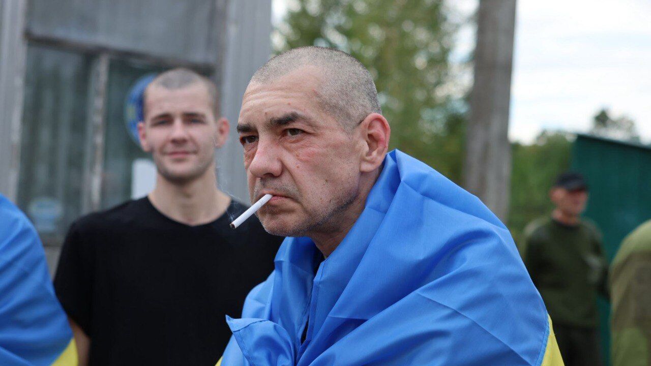 Україна та РФ провели обмін полоненими: повернулися військові й цивільні. Фото і відео