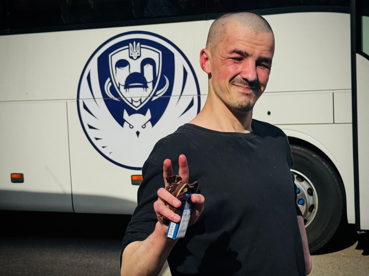 Україна та РФ провели обмін полоненими: повернулися військові й цивільні. Фото і відео