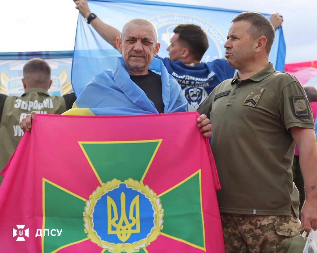 Україна та РФ провели обмін полоненими: повернулися військові й цивільні. Фото і відео