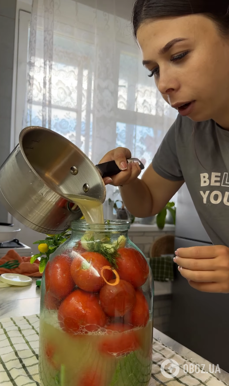 Как вкусно заквасить помидоры: с листьями хрена и чесноком