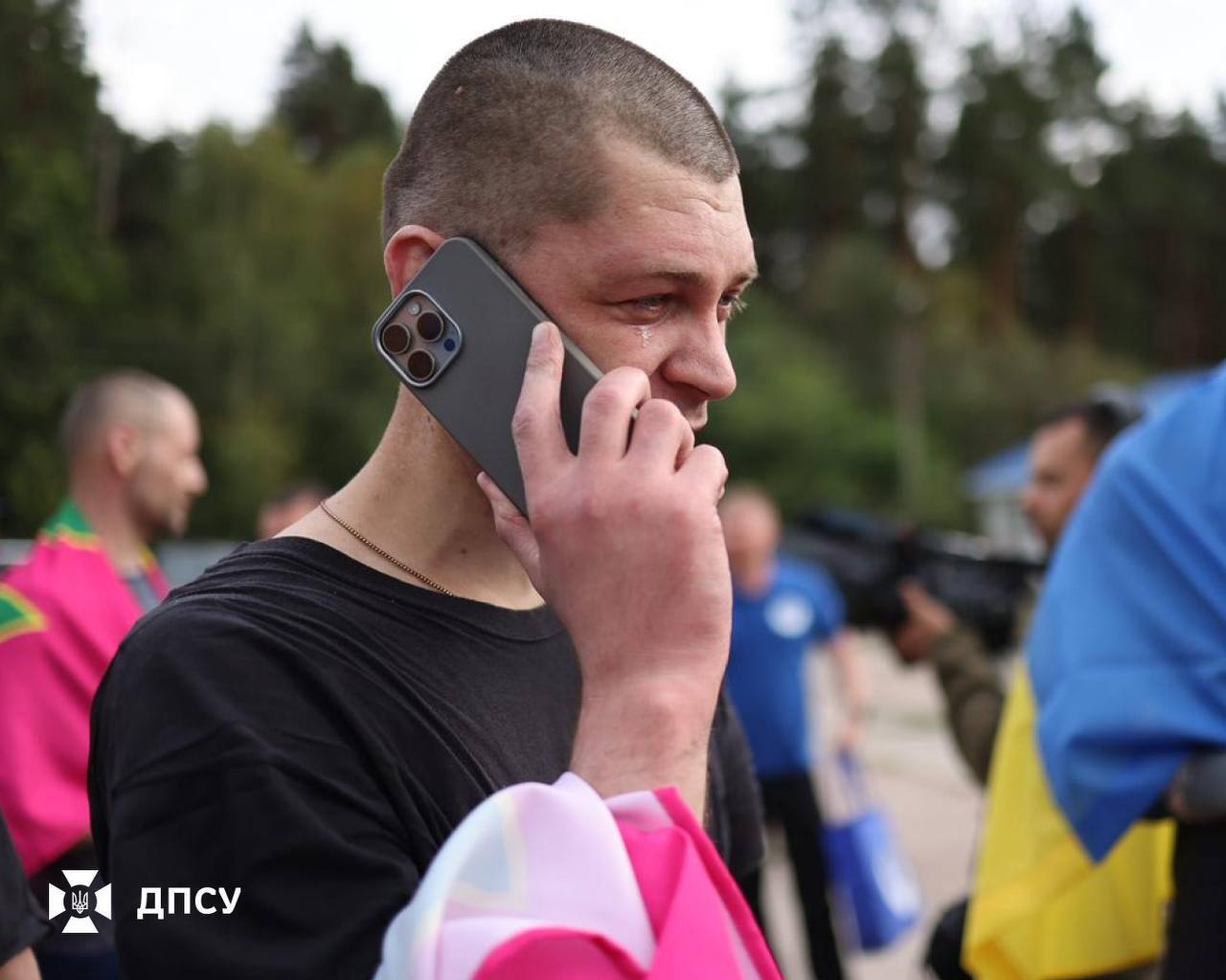 Україна та РФ провели обмін полоненими: повернулися військові й цивільні. Фото і відео