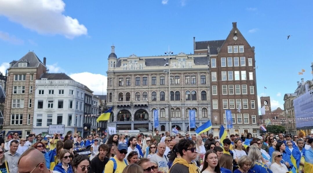 В Амстердамі пройшов мітинг до Дня Незалежності України: був присутній міністр оборони. Фото